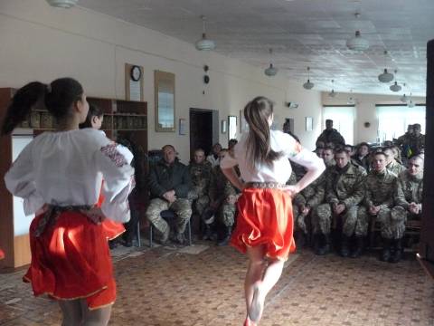 Учні 10-11 класів шкіл міста відвідали Ушомирську військову частину